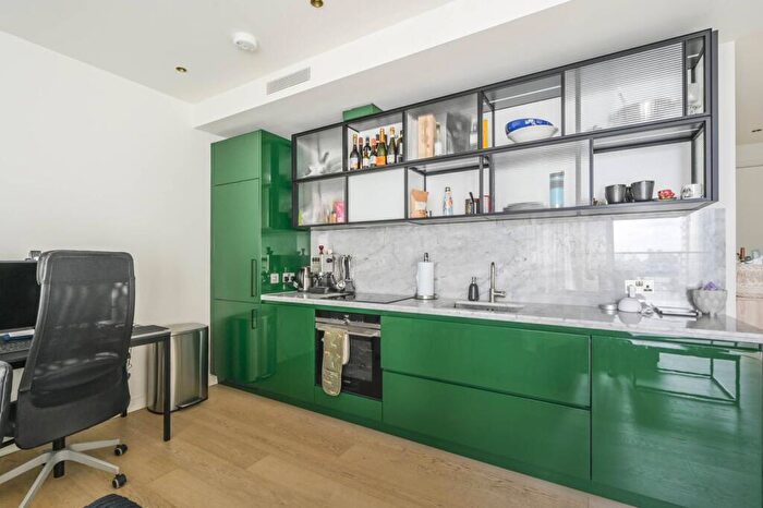 1 Bedroom Flat For Sale In Bagshaw Building, Canary Wharf, London, E14