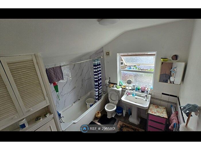 3 Bedroom Terraced House To Rent In Dundee Road, London, E13
