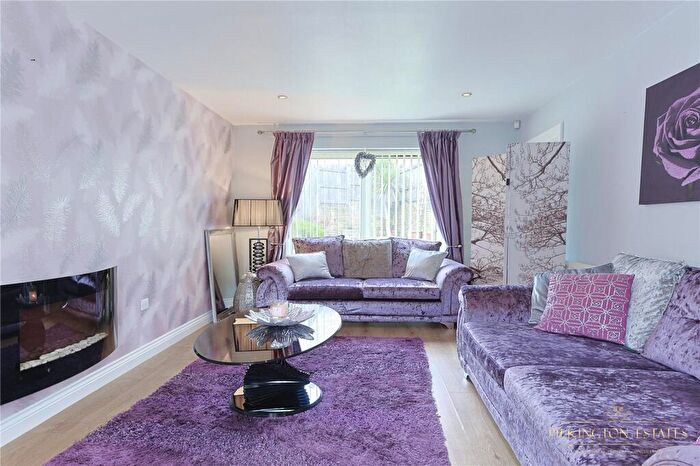 3 Bedroom Terraced House For Sale In Claytonia Close, Plymouth, Devon, PL6