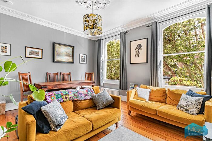 4 Bedroom Apartment For Sale In Crossley Street, London, N7