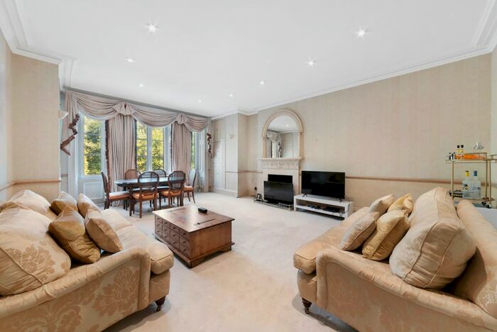 3 Bedroom Flat To Rent In Kensington Gore, London, SW7