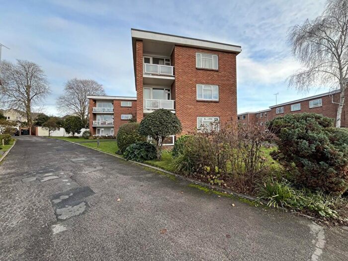 2 Bedroom Apartment For Sale In Pascoe Close, Ashley Cross, BH14