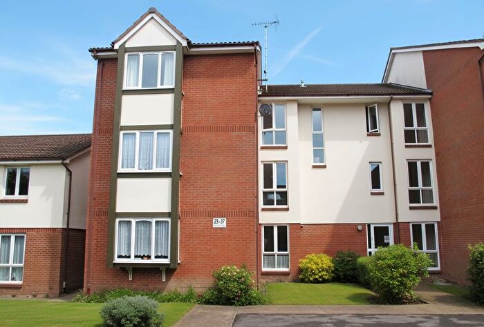 1 Bedroom Studio For Sale In Station Hill, Crawley, RH10