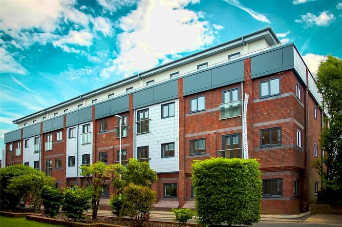 1 Bedroom Flat To Rent In Cantelupe Road, East Grinstead, West Sussex, RH19