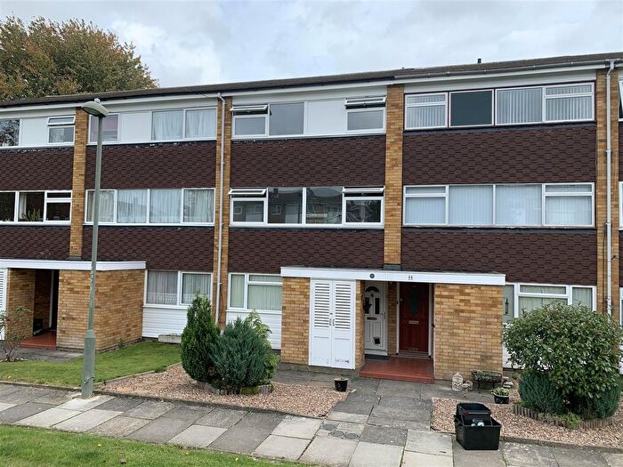 3 Bedroom Maisonette To Rent In Woodcote Drive, Crofton, BR6