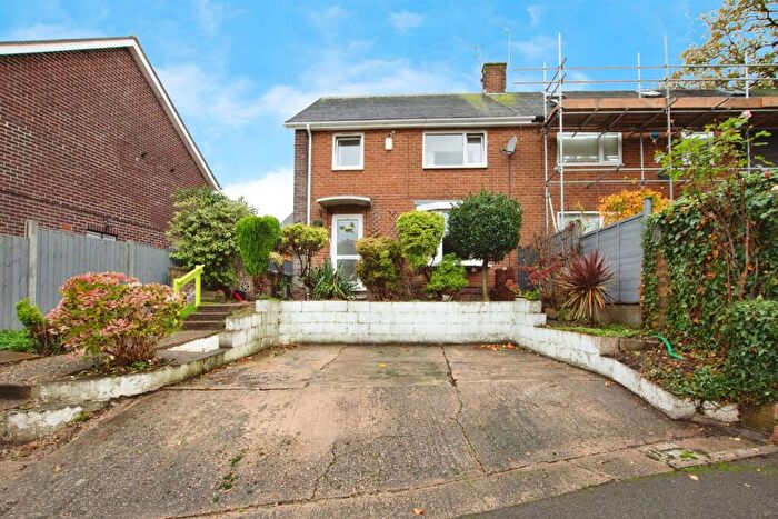 3 Bedroom Terraced House For Sale In Pedmore Valley, Nottingham, NG5