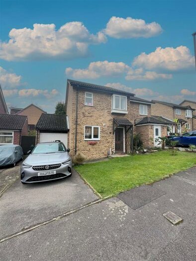 2 Bedroom House To Rent In Wye Close, Crawley, RH11