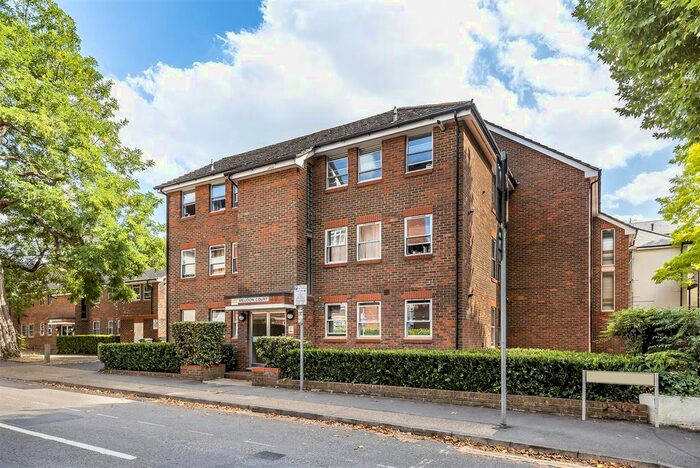 1 Bedroom Flat To Rent In Grove Road, Surbiton, KT6