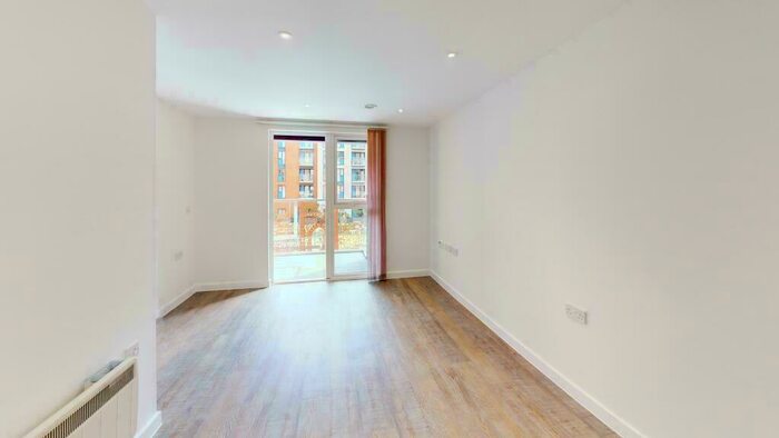 1 Bedroom Apartment To Rent In Queensway, Southampton, Hampshire, SO14