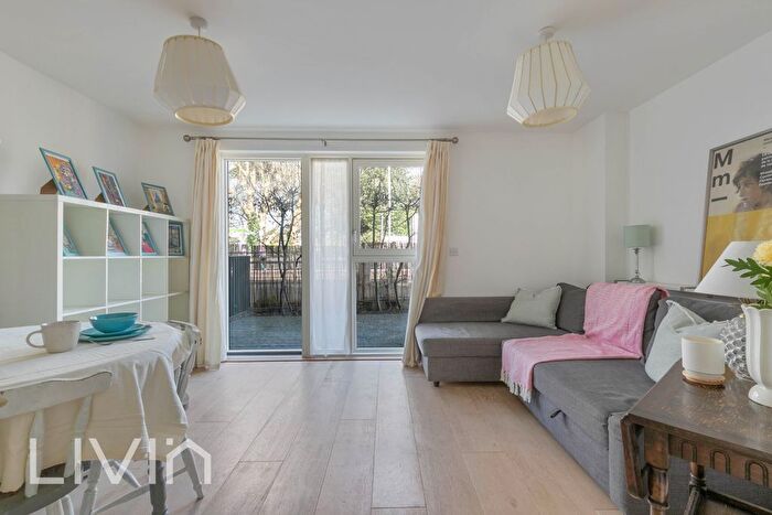 1 Bedroom Flat For Sale In Heritage Court, Connersville Way, Croydon, CR0