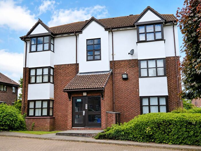Studio For Sale In Chalice Way, Greenhithe, DA9