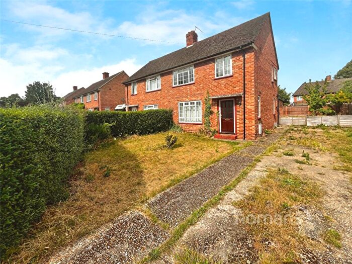 3 Bedroom Semi-Detached House For Sale In Halifax Road, Maidenhead, SL6