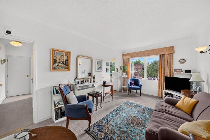 1 Bedroom Flat For Sale In Homecross House, London, W4