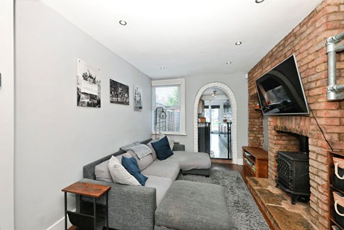 2 Bedroom Semi-detached House For Sale In Roman Street, Hoddesdon, EN11