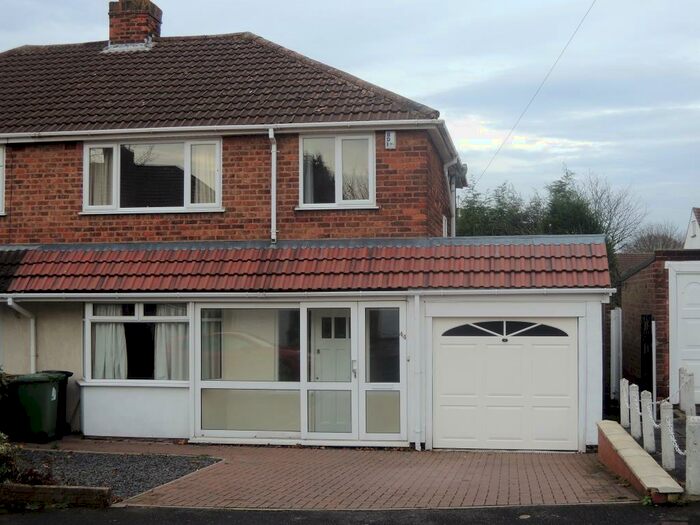 3 Bedroom Semi-Detached House To Rent In Cherrywood Road, Streetly, B74