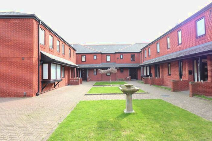 1 Bedroom Flat To Rent In Brunswick Court, Leeds, West Yorkshire, Uk, LS2