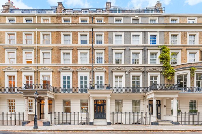 5 Bedroom Flat To Rent In Rutland Gate, London, SW7