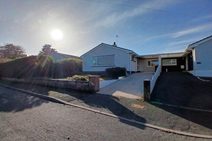 3 Bedroom Bungalow To Rent In Peters Crescent, Paignton, TQ3