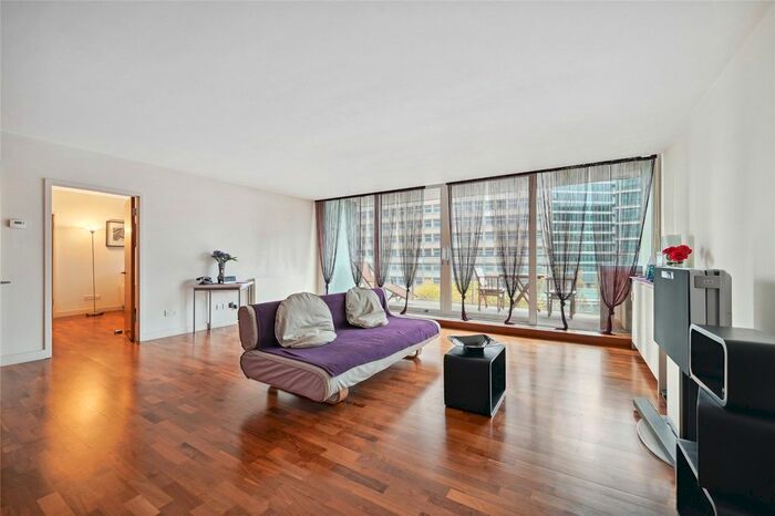 3 Bedroom Flat To Rent In The View, Palace Street, London, SW1E