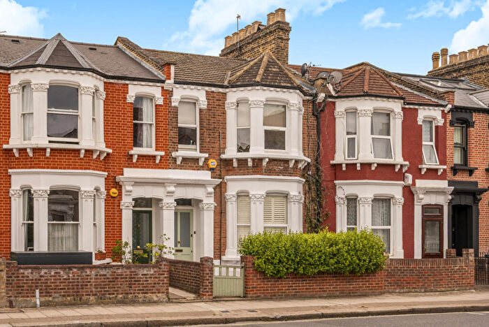 2 Bedroom Flat To Rent In Ivydale Road, SE15