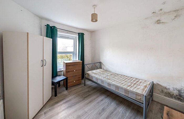 1 Bedroom Flat For Sale In Flat, Richmond Road, Worthing, West Sussex, BN11