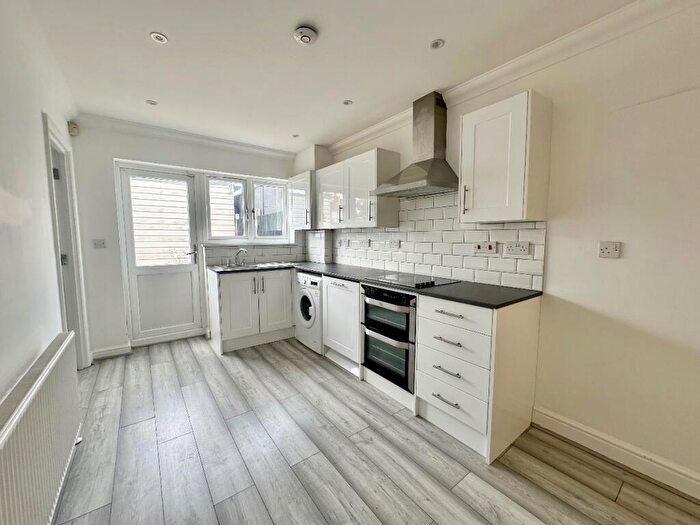 1 Bedroom Apartment To Rent In Butts Green Road, Hornchurch, RM11