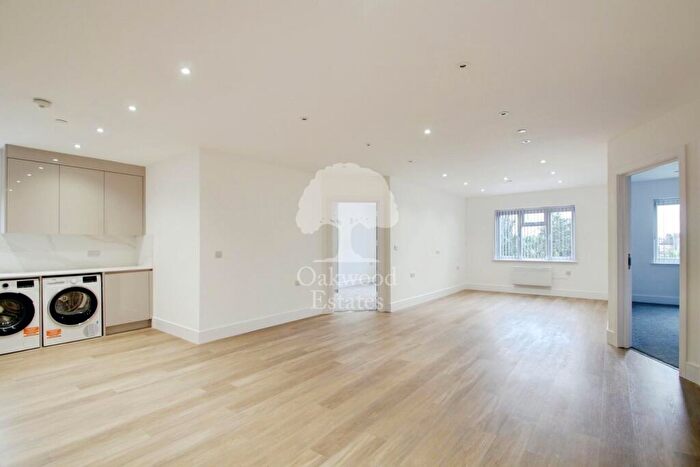 2 Bedroom Apartment To Rent In High Street, Langley, SL3