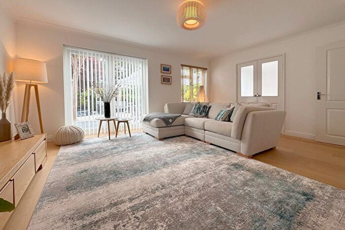 4 Bedroom Detached House For Sale In Clarendon Park, Lymington, Hampshire, SO41