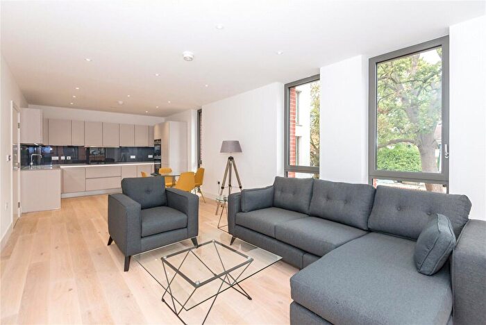 2 Bedroom Apartment To Rent In Kidderpore Avenue, London, NW3