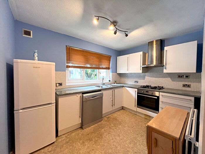 1 Bedroom Flat To Rent In Lewes Close, Northolt, UB5