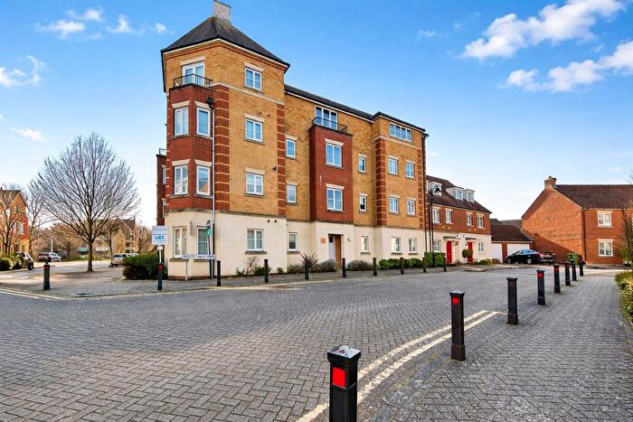 2 Bedroom Flat For Sale In Barley Mow View, Ashford, TN23