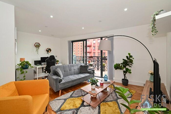 1 Bedroom Flat For Sale In City View Point, Leven Road, London, E14