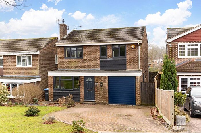4 Bedroom Detached House For Sale In Burleigh Way, Crawley Down, RH10