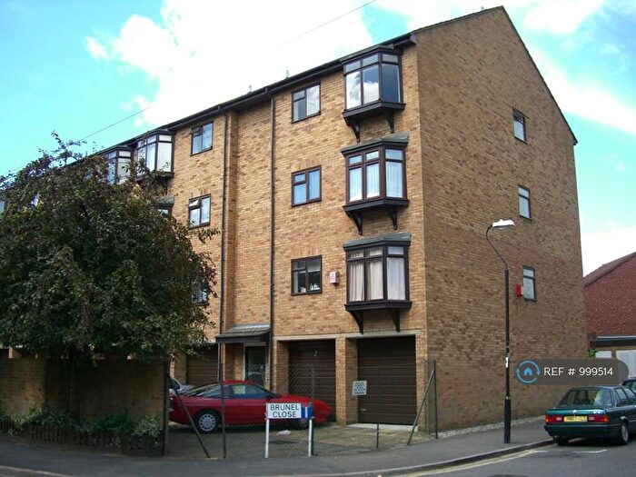 2 Bedroom Flat To Rent In St. Aubyns Road, London, SE19