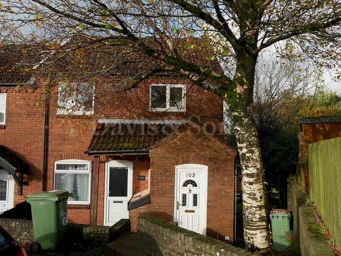 1 Bedroom Flat To Rent In Cotswold Way, Risca, Newport. NP11