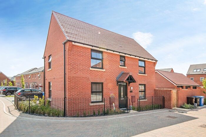 3 Bedroom Detached House For Sale In Teasel Close, Ipswich, IP1