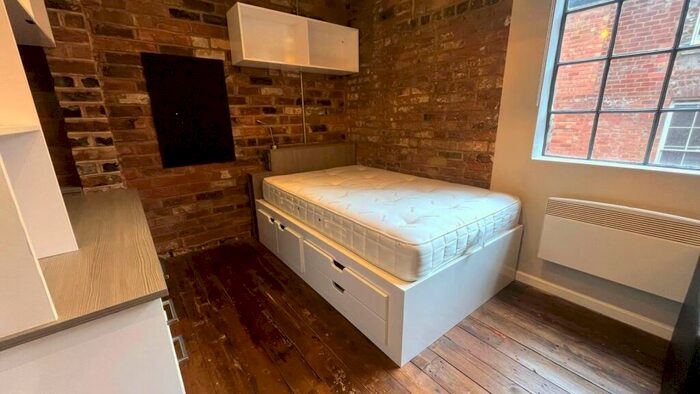 Flat To Rent In Emporium, Fox Street, B5