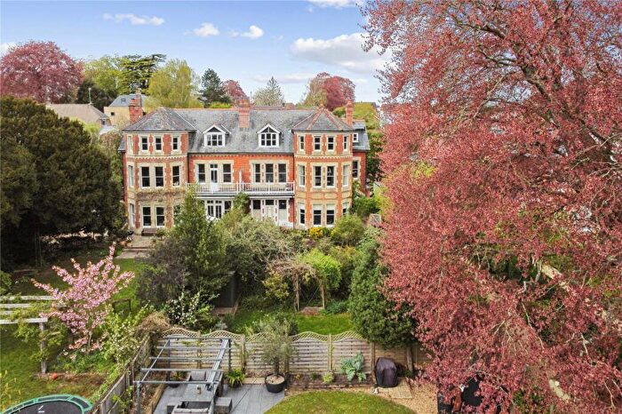 2 Bedroom Penthouse For Sale In Barnes Close, Winchester, Hampshire, SO23