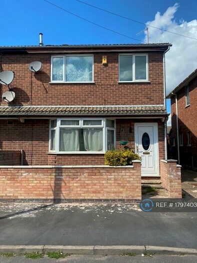 3 Bedroom Semi-Detached House To Rent In Roderick Street, Nottingham, NG6