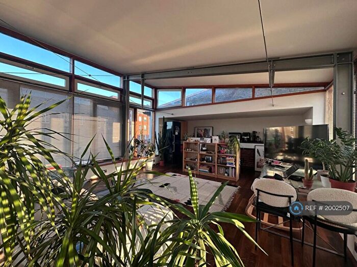 1 Bedroom Flat To Rent In Fairfield Road, London, E3