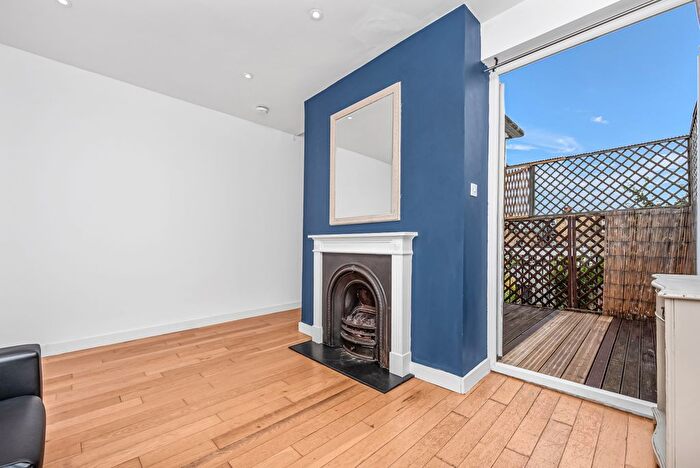 1 Bedroom Maisonette To Rent In Wix's Lane, London, SW4