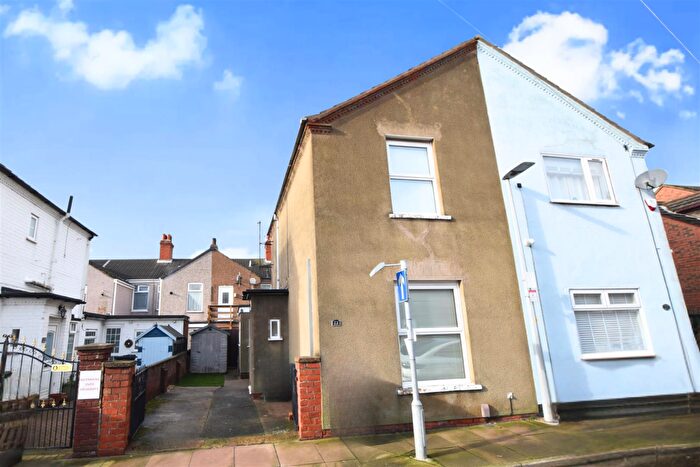 2 Bedroom Semi-Detached House For Sale In Mill Place, Cleethorpes, DN35