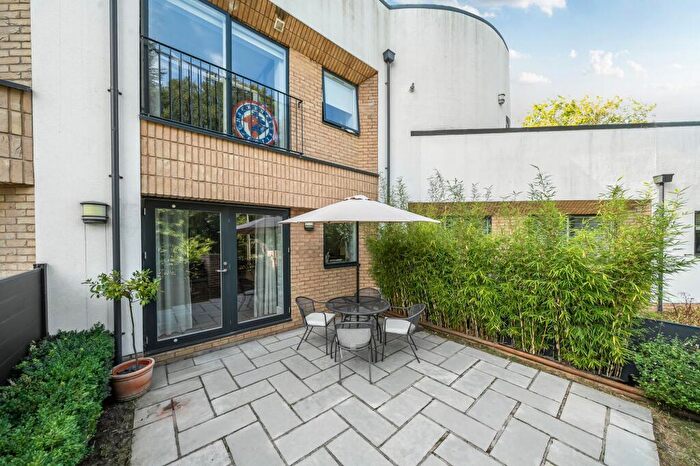 1 Bedroom Flat For Sale In Court Lane, Oaks View Court Lane, KT19