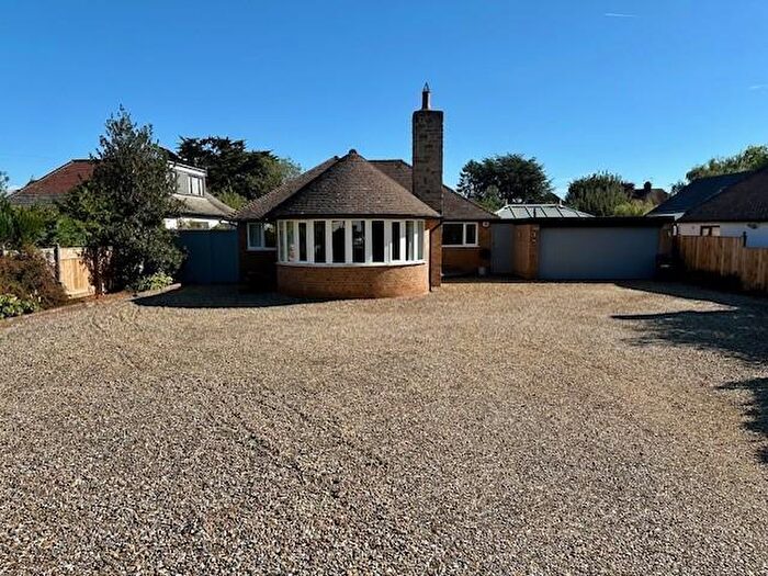 3 Bedroom Bungalow For Sale In Warkton Lane, Barton Seagrave, Kettering, NN15