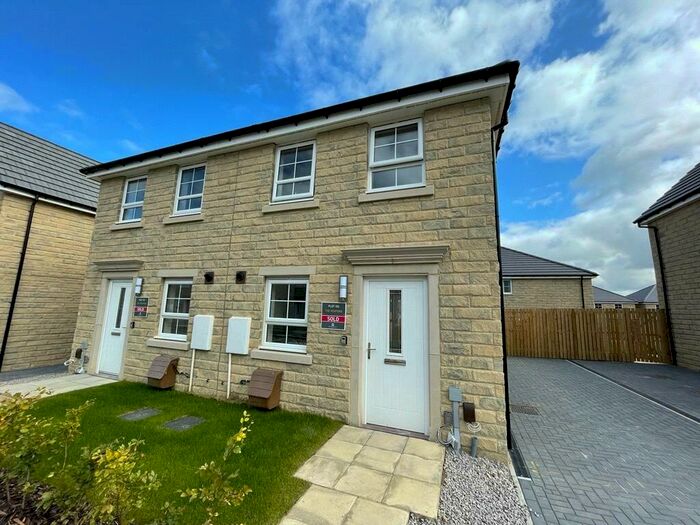 2 Bedroom Semi-Detached House To Rent In Westminster Drive, Clayton, Bradford, BD14