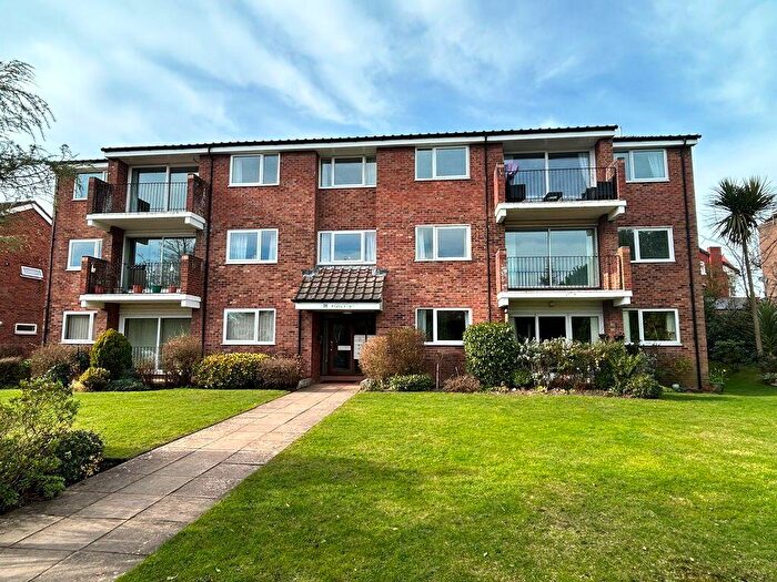 3 Bedroom Apartment For Sale In Lulworth Road, Birkdale, Southport, PR8