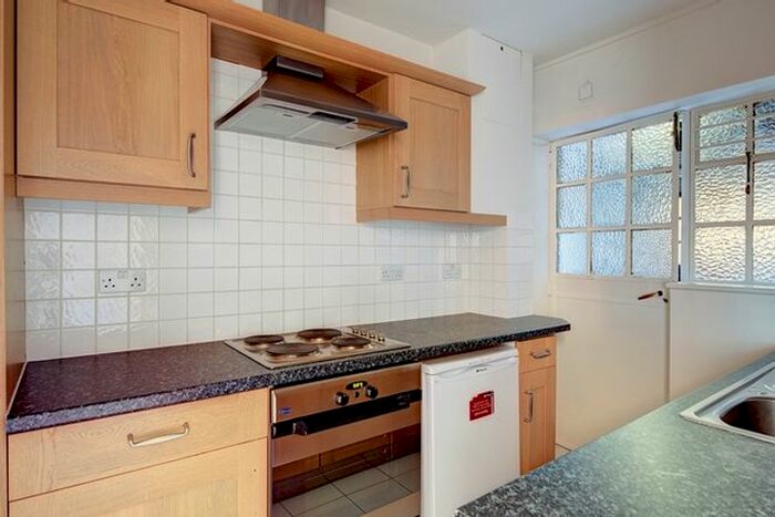 2 Bedroom Flat To Rent In Fulham Road, London, SW3