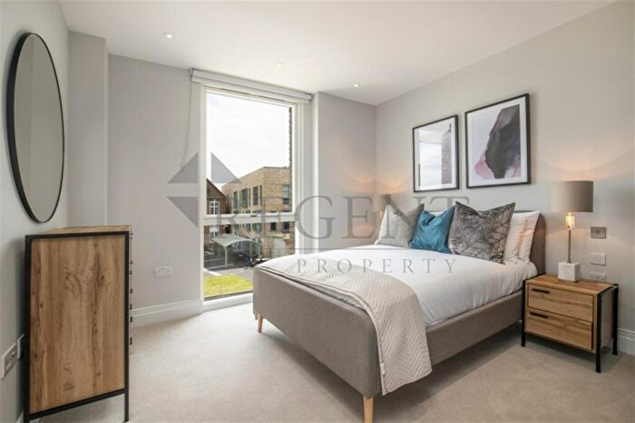 2 Bedroom Apartment To Rent In Hamond Court, Kingston Upon Thames, KT2