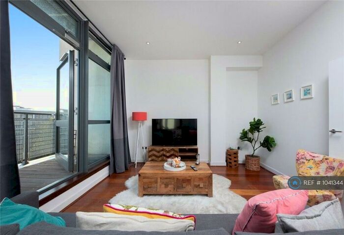 2 Bedroom Flat To Rent In Pentonville Road, London, N1