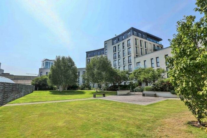 2 Bedroom Flat To Rent In The Hayes Apartments, The Hayes, Cardiff, CF10